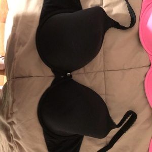 Victoria’s secret bras 36DDD - fits like a DD
